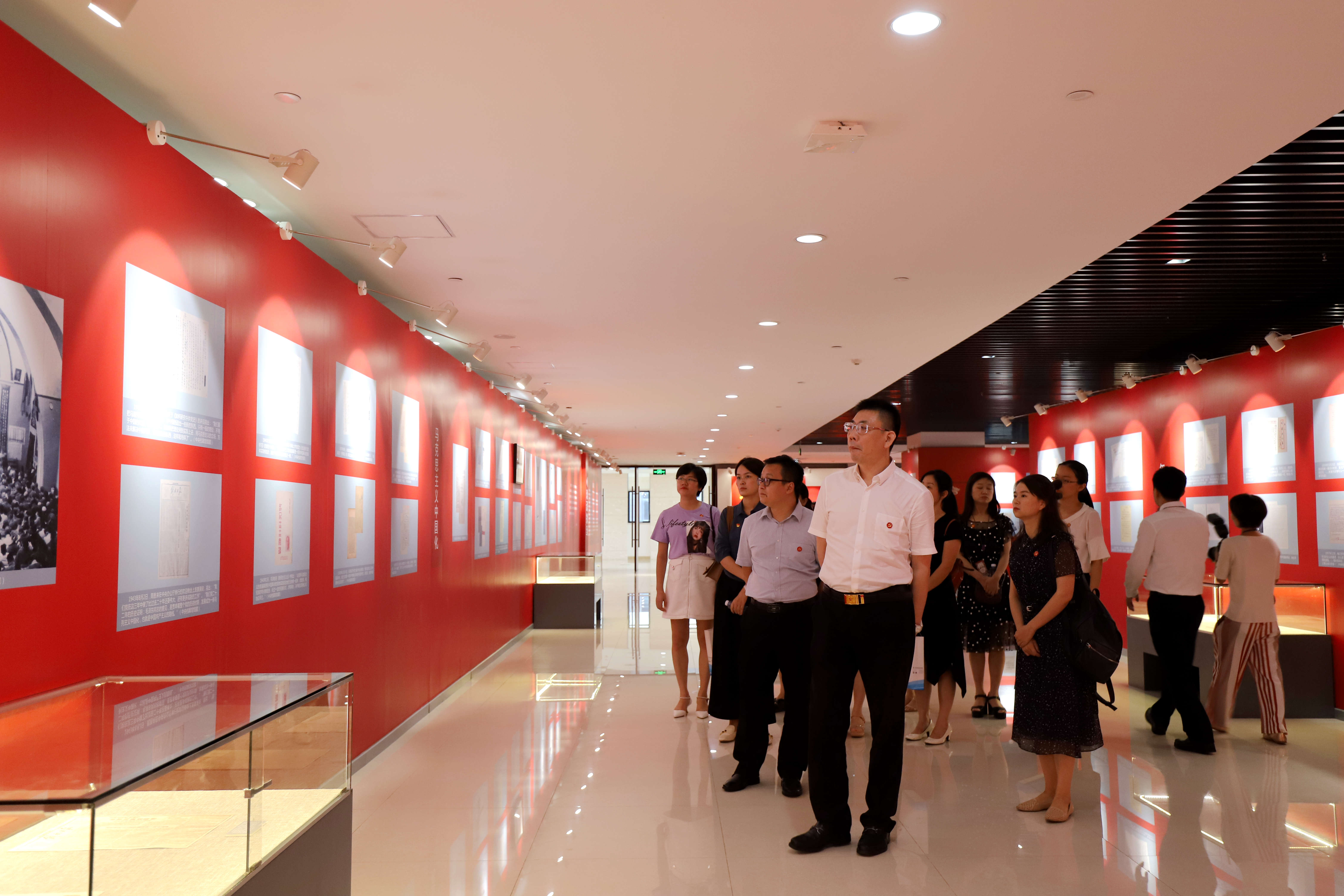 我院第一党支部参观“不忘初心,牢记使命”档案文献展--深圳市标准技术研究院